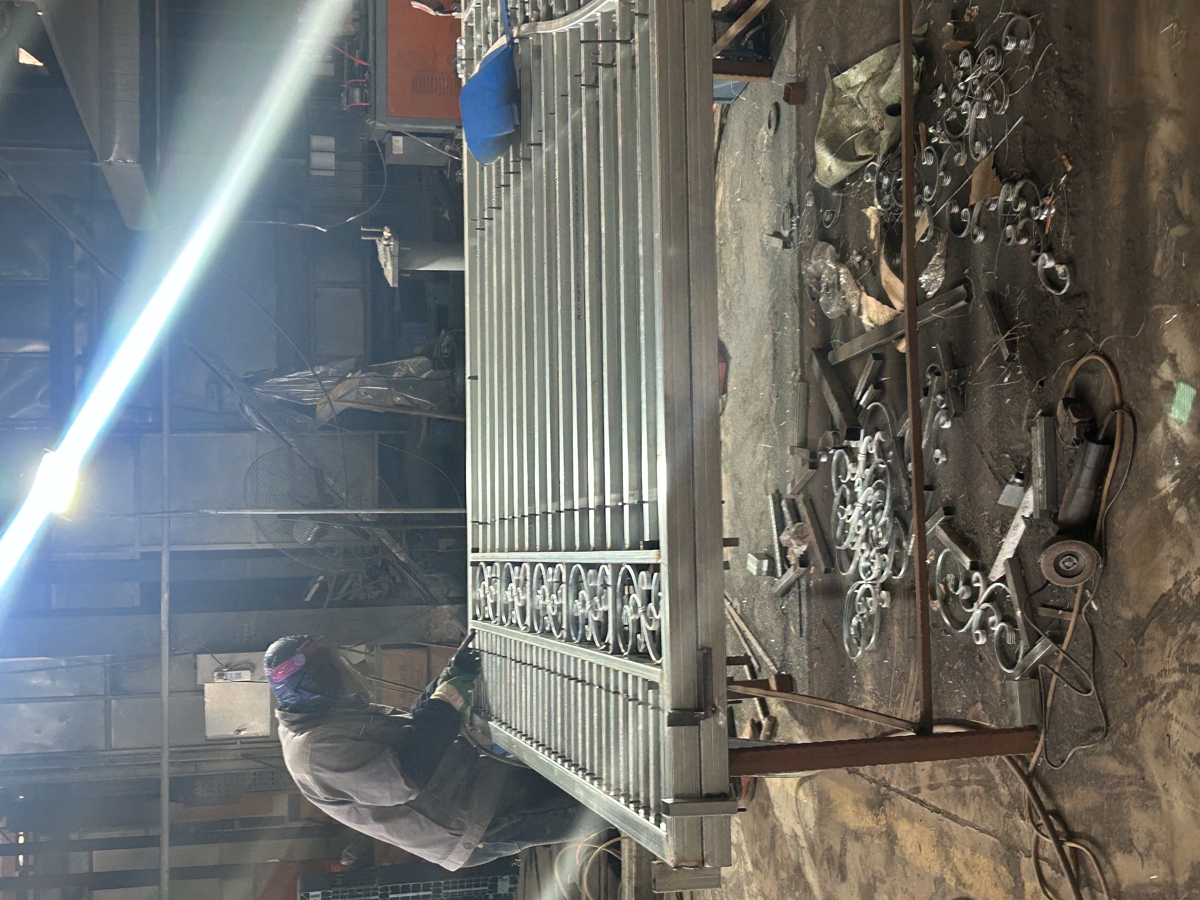 Customized Decorative Gate Ord