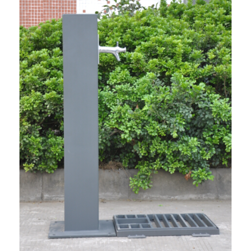 Fountain with Grate and Tap 